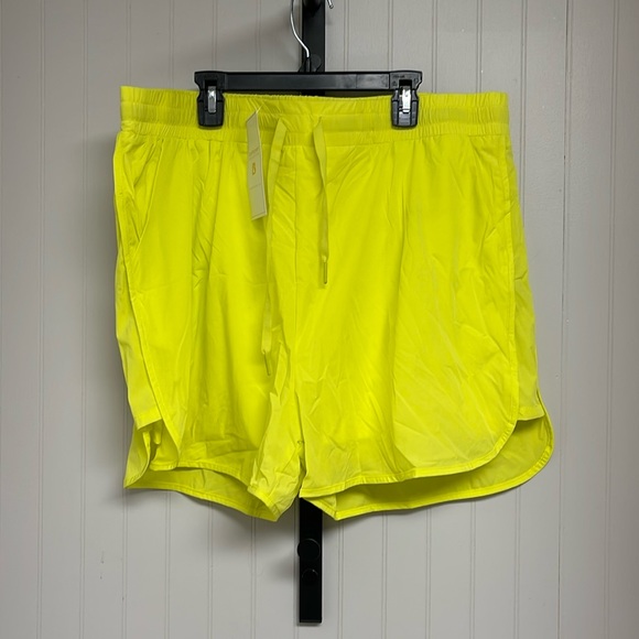 Buffbunny Collection Pants - NWT Buffbunny Flo shorts